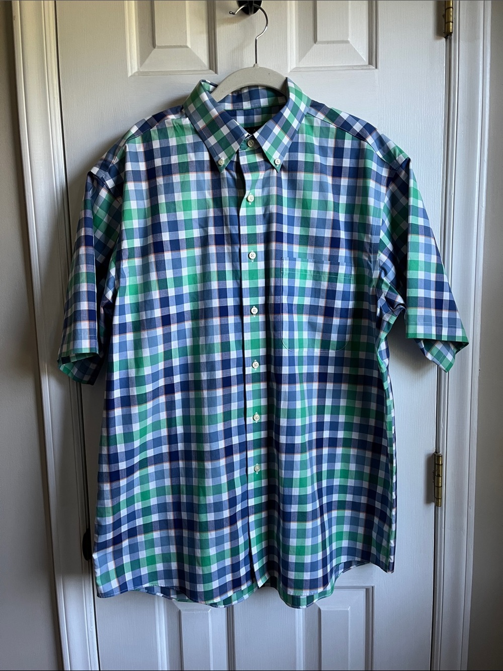 Jos. A. Bank plaid button up short sleeve shirt